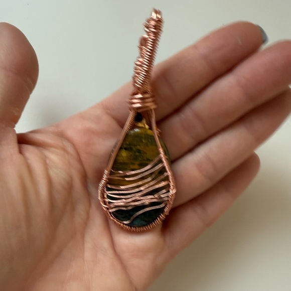 Nellite Pendant - Picture 6 of 6